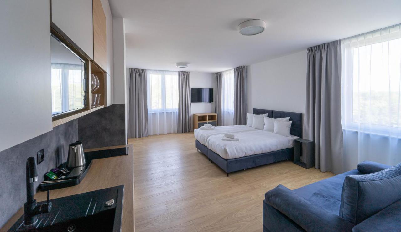 Milo Aparthotel Вроцлав Экстерьер фото